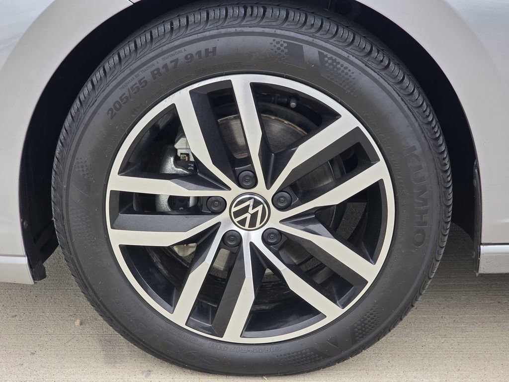 Used 2025 Volkswagen Jetta SE image 8