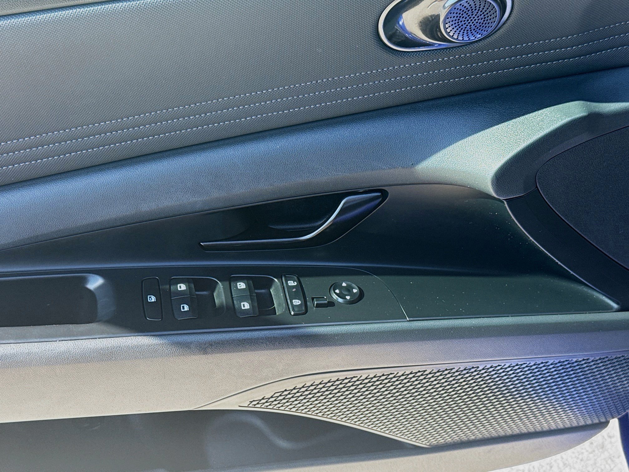 Certified 2025 Hyundai Elantra Sport FWD image 14
