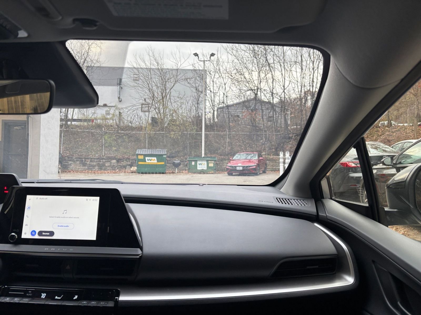 Used 2025 Toyota Prius LE image 33