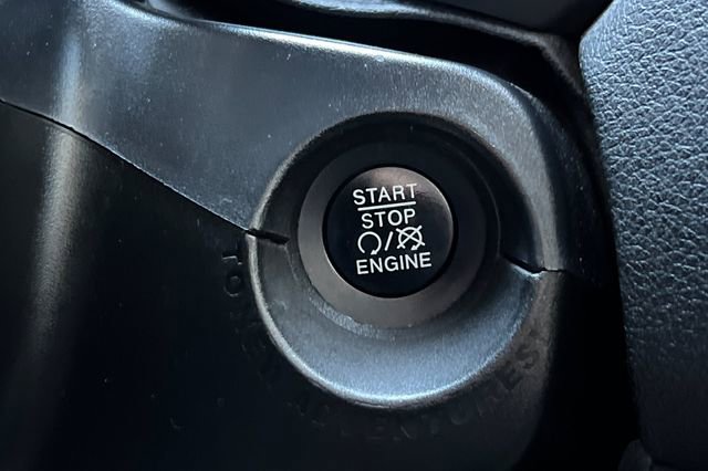 Used 2017 Jeep Renegade Limited image 28