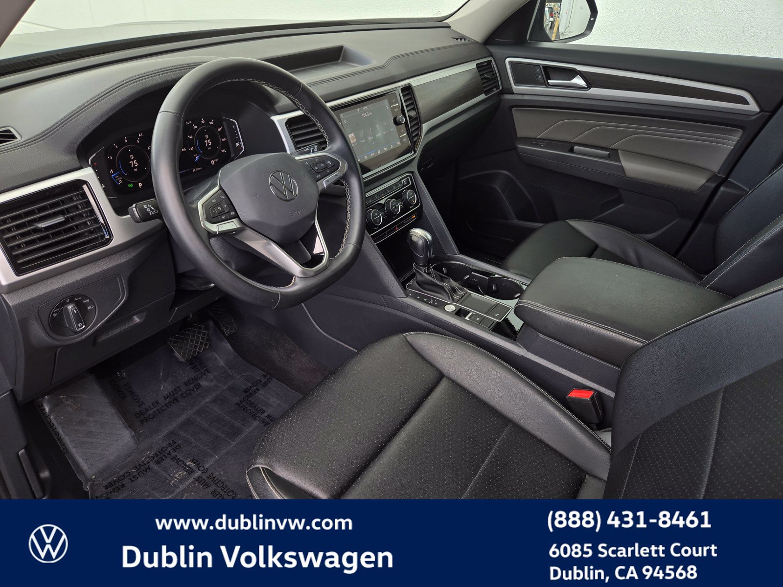Used 2023 Volkswagen Atlas SE w/ Panoramic Sunroof Package FWD image 9