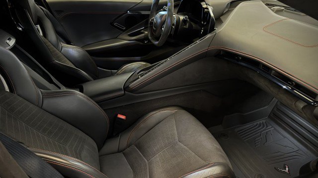 Used 2024 Chevrolet Corvette Stingray Premium Cpe w/ Z51 Performance Package RWD image 11