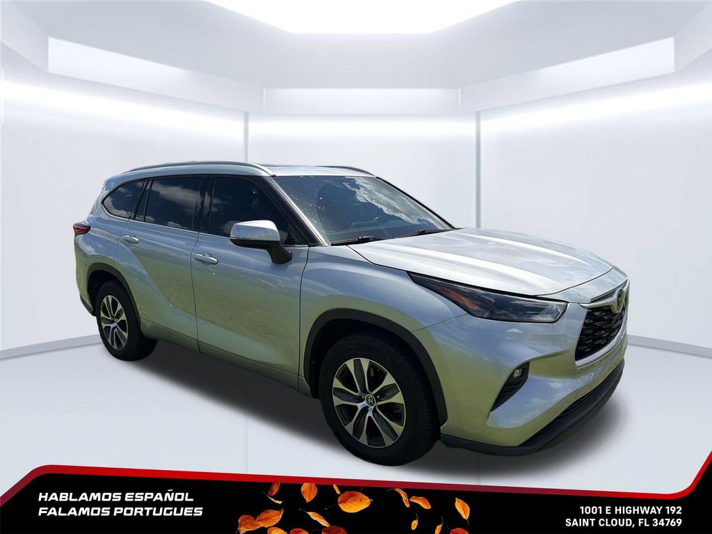 Used 2022 Toyota Highlander XLE FWD image 7