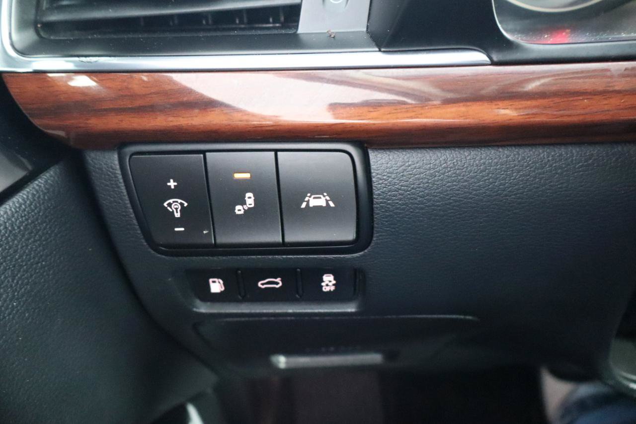 Used 2017 Kia Cadenza Technology FWD image 27