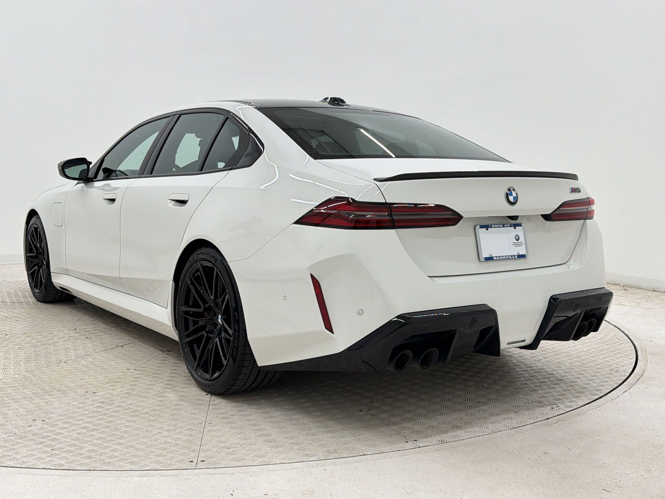 Certified 2025 BMW M5 w/ Carbon Package AWD/4WD image 3