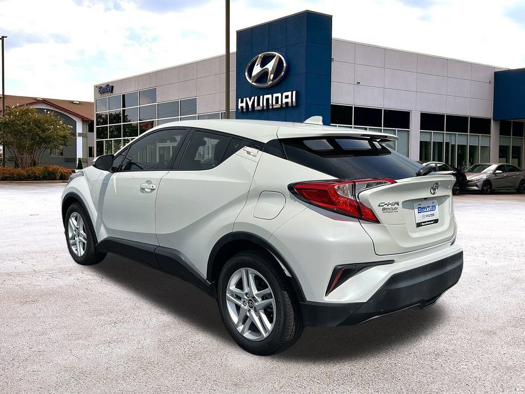 Used 2021 Toyota C-HR LE image 3
