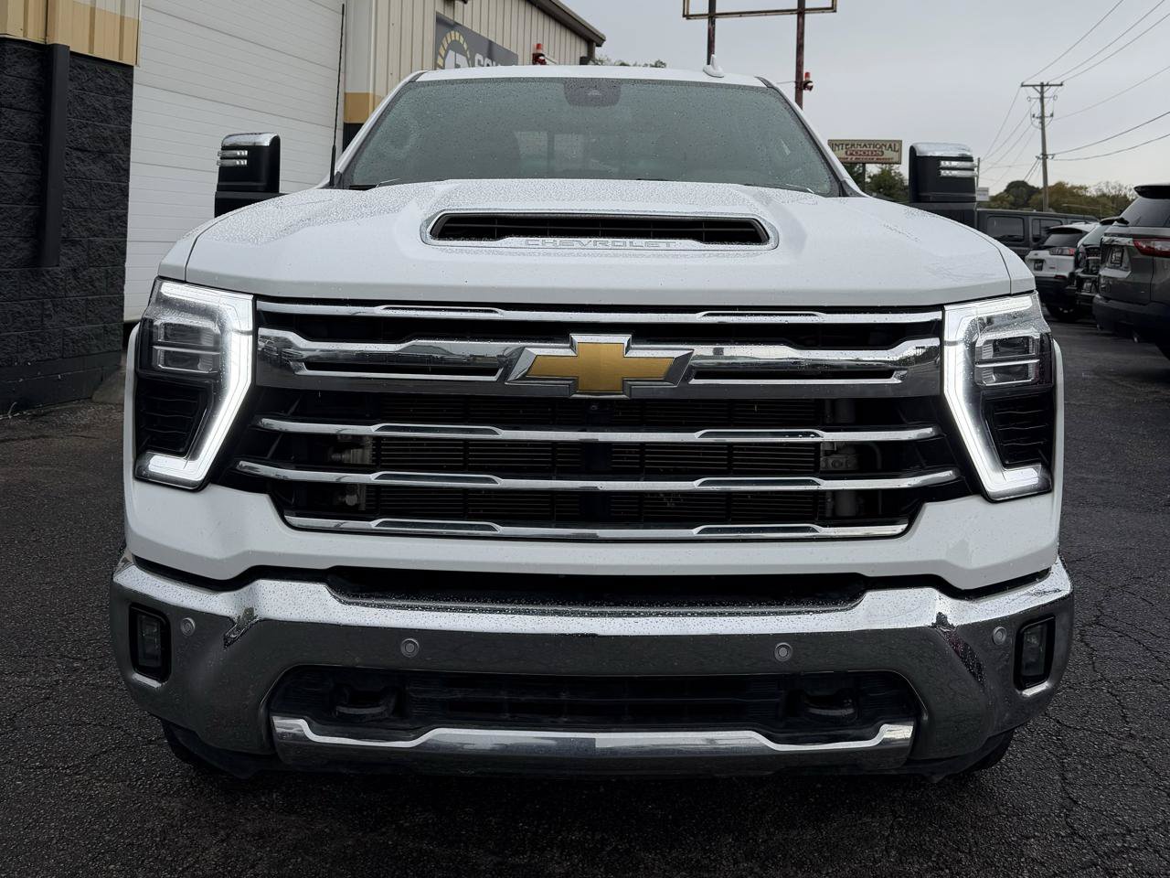 Used 2024 Chevrolet Silverado 2500 LTZ w/ LTZ Plus Package AWD/4WD image 8