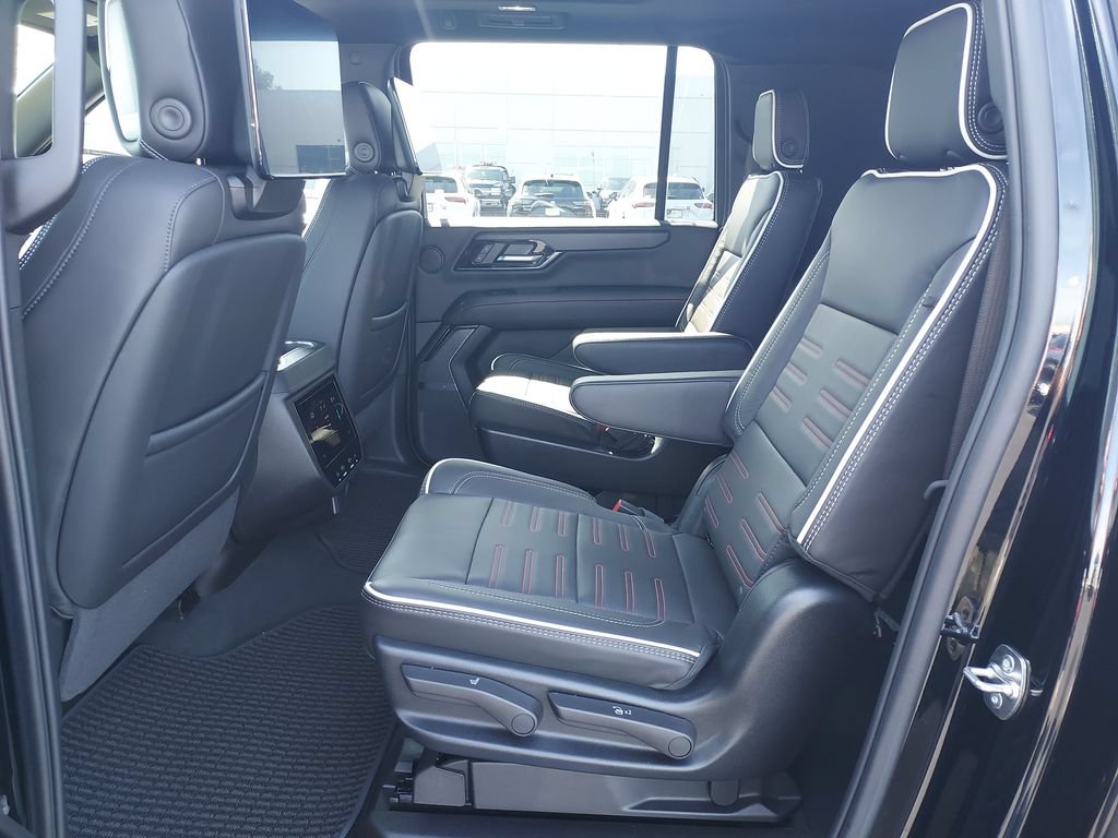 Used 2025 GMC Yukon XL AT4 Ultimate AWD/4WD image 14