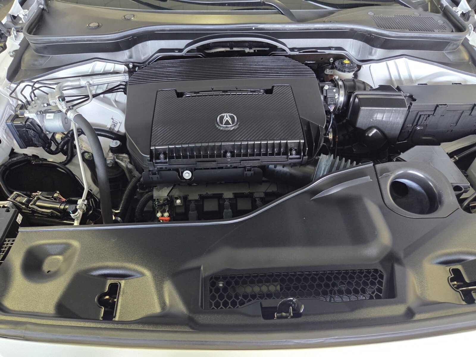 Used 2024 Acura MDX SH-AWD w/ Technology Package image 35