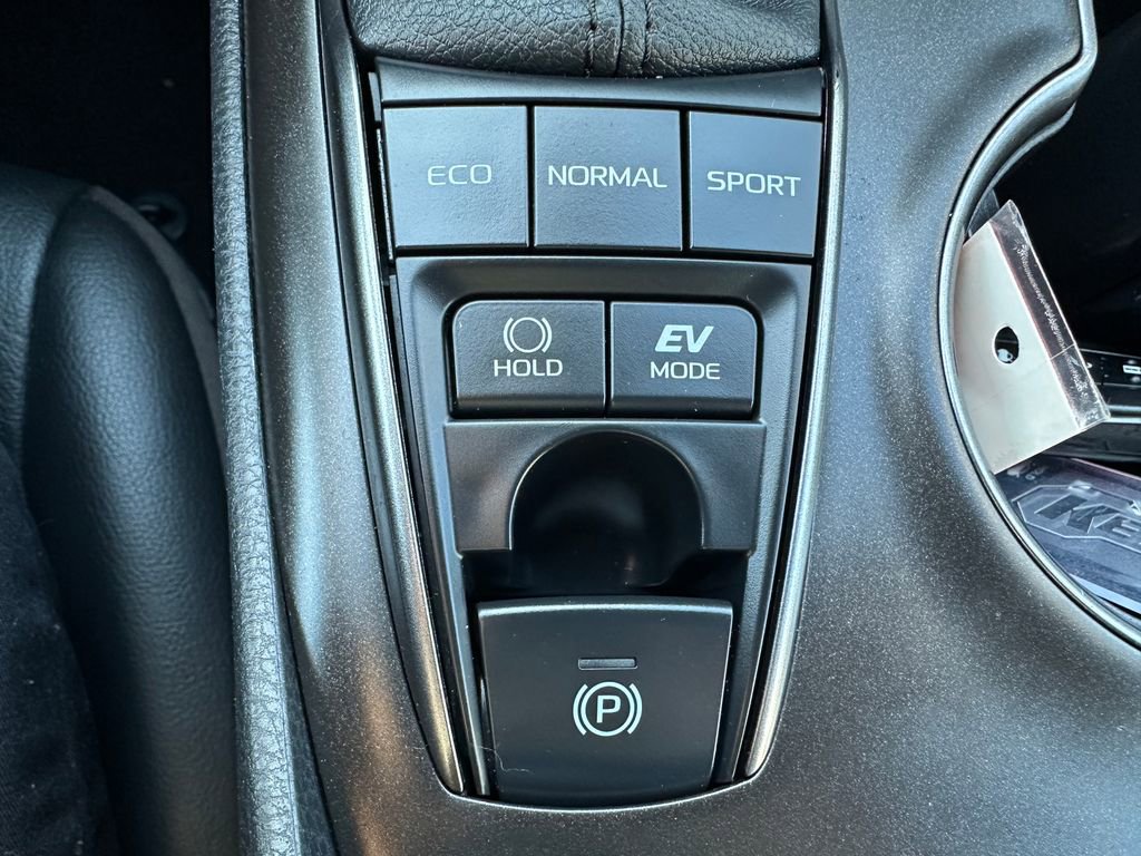 Used 2024 Toyota Camry SE image 18