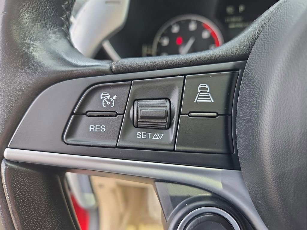 Used 2018 Alfa Romeo Giulia Ti w/ Quick Order Package 22X Lusso image 23