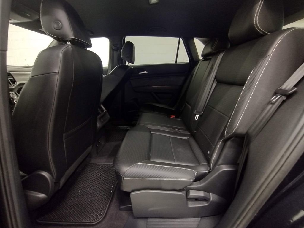 Certified 2022 Volkswagen Atlas Cross Sport SE image 37