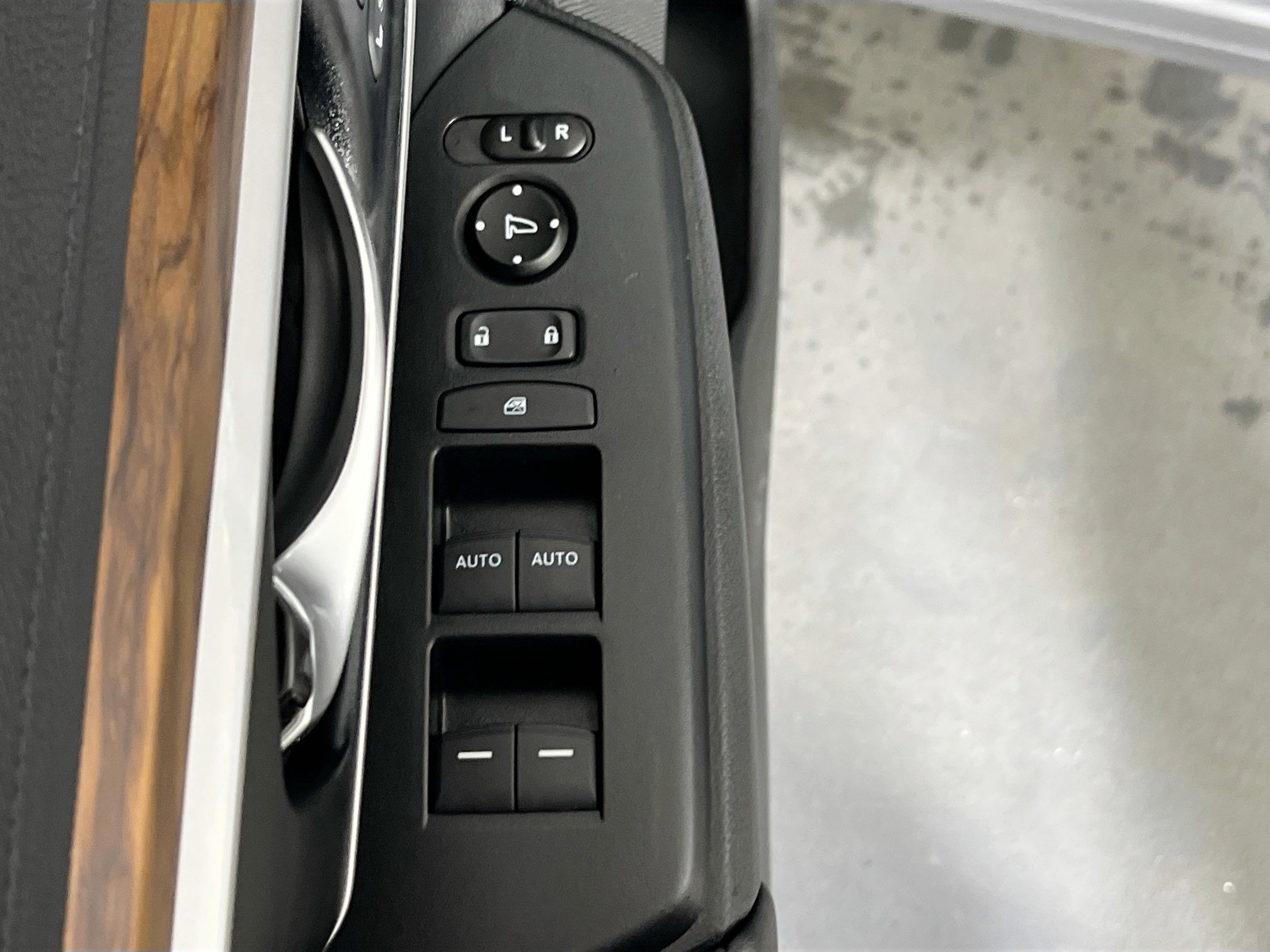 Used 2019 Honda CR-V EX-L image 17