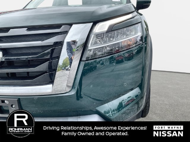 Used 2024 Nissan Pathfinder SL AWD/4WD image 38