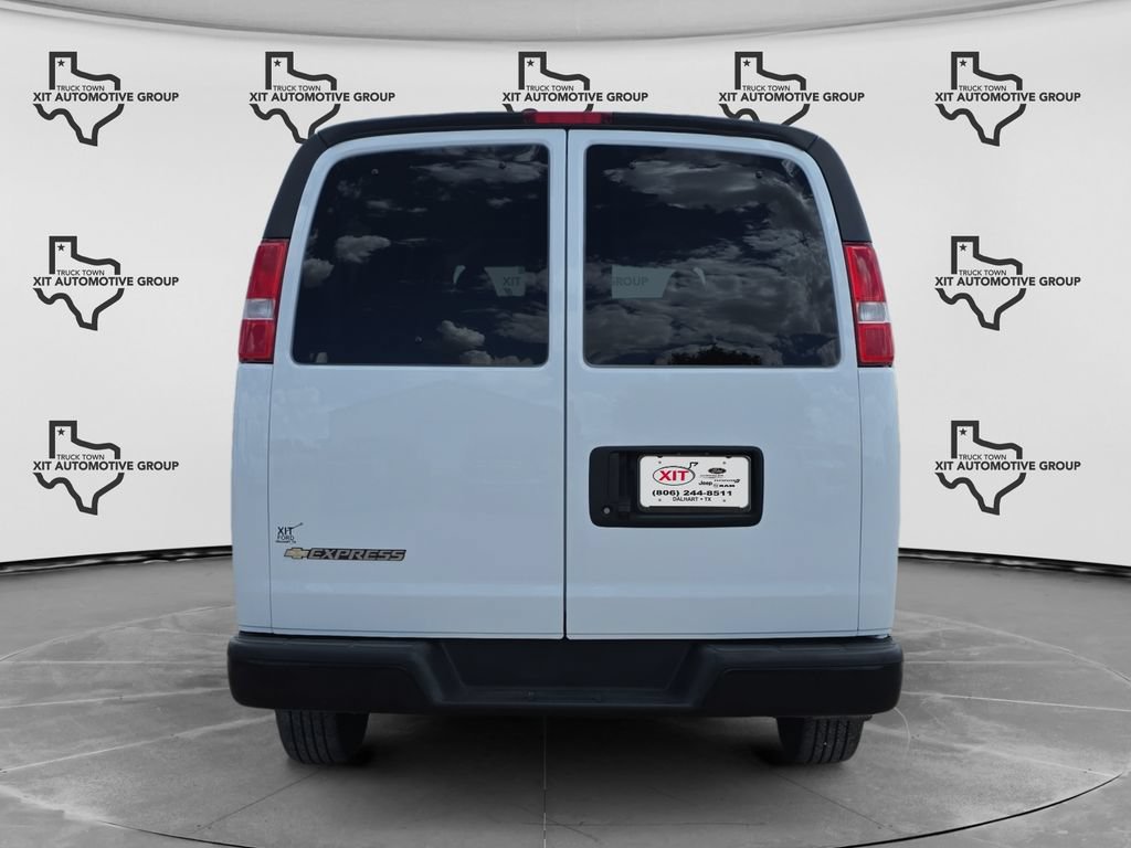 Used 2025 Chevrolet Express 3500 LS RWD image 4