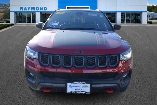 Used 2025 Jeep Compass Trailhawk image 9