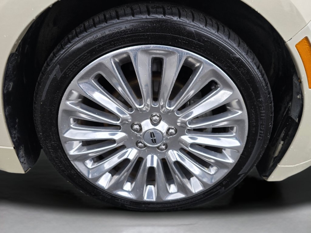Used 2014 Lincoln MKZ w/ Equipment Group 102A Reserve FWD image 30