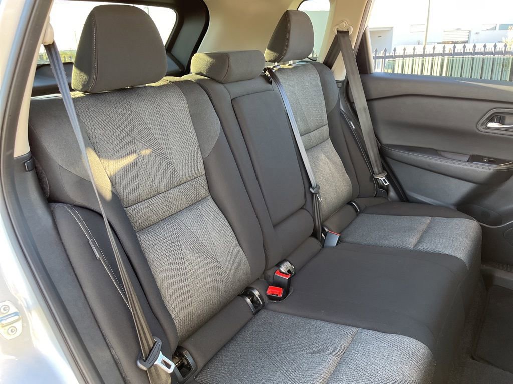 Used 2025 Nissan Rogue SV image 24