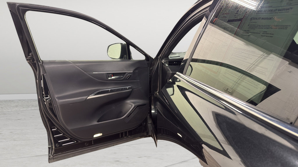 Used 2022 Toyota Venza Limited w/ Advanced Technology Package image 14