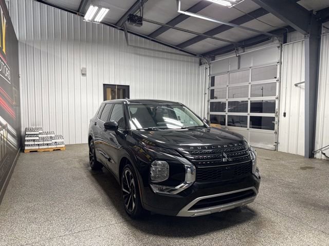 Used 2024 Mitsubishi Outlander SE Black Edition FWD image 31