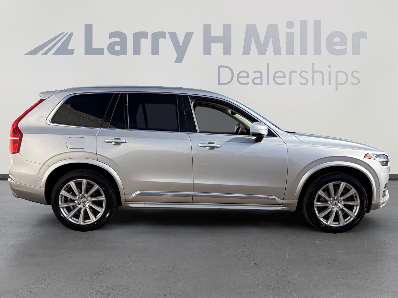 Used 2019 Volvo XC90 T6 Inscription w/ Luxury Package image 6