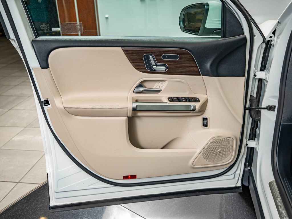 Certified 2026 Mercedes-Benz GLB 250 4MATIC image 19