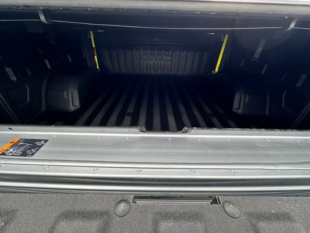 Used 2025 GMC Sierra 1500 AT4 w/ AT4 Premium Package AWD/4WD image 30