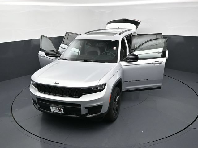 Used 2023 Jeep Grand Cherokee L Laredo AWD/4WD image 25