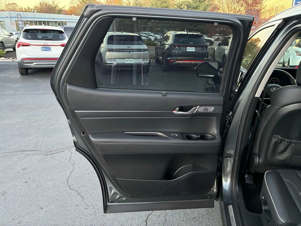 Used 2023 Hyundai Palisade Limited w/ Cargo Package image 47