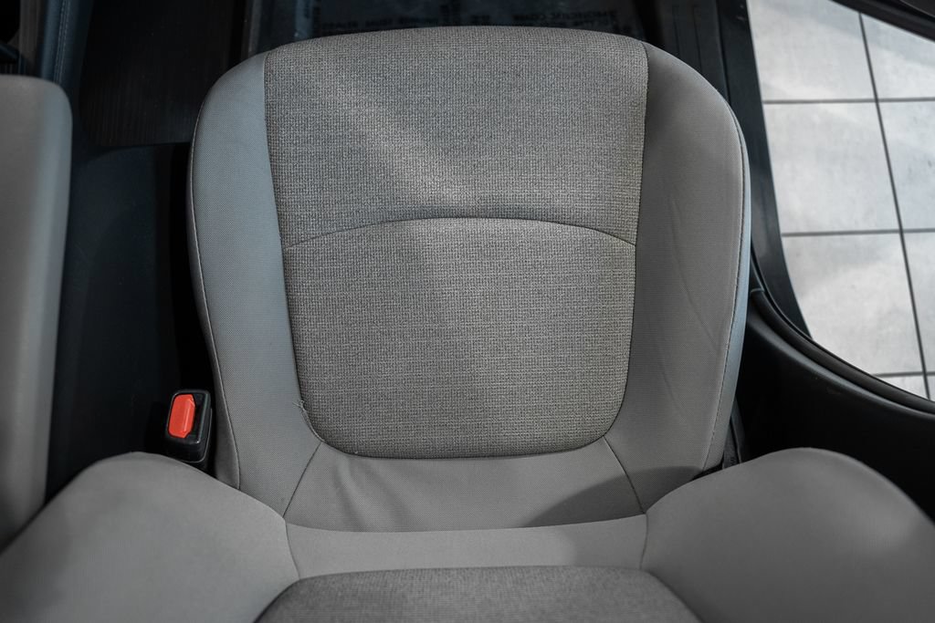 Used 2025 Toyota Sienna LE FWD image 28