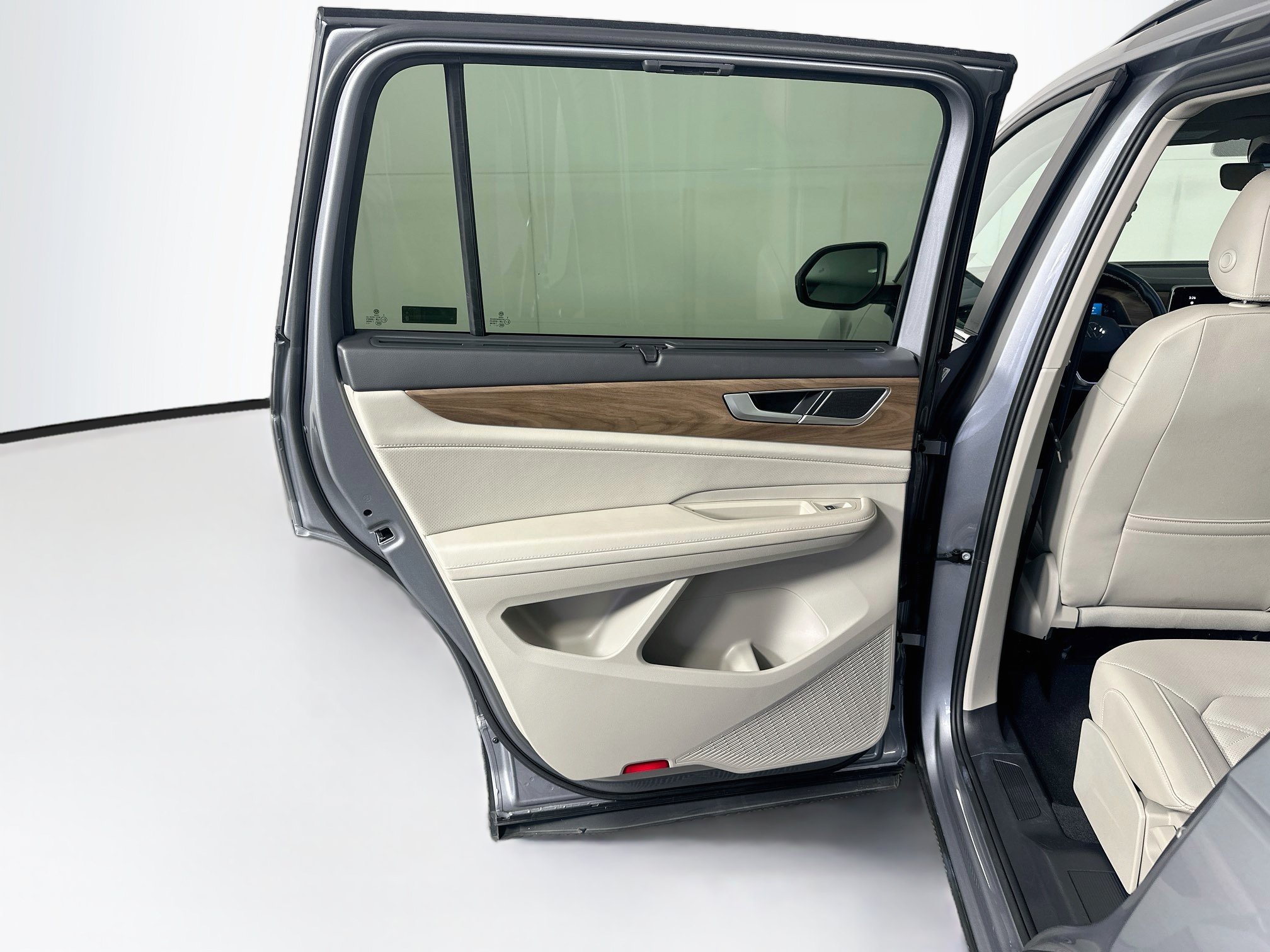 Used 2026 Volkswagen Atlas SE FWD image 25