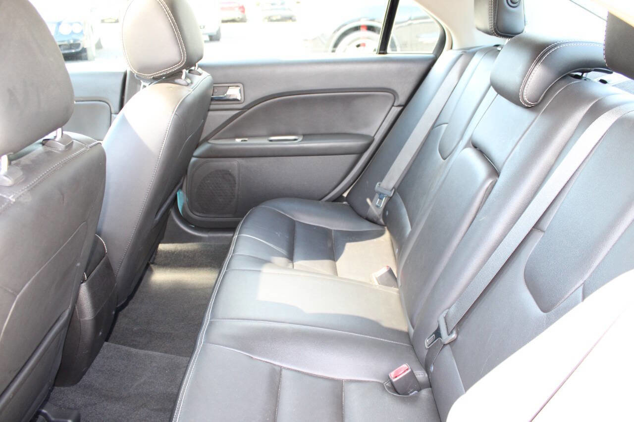 Used 2012 Ford Fusion SEL image 18