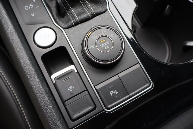 Used 2023 Volkswagen Atlas SEL image 24