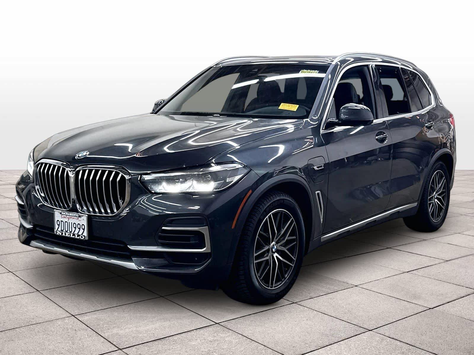 Used 2023 BMW X5 xDrive45e w/ Parking Assistance Package AWD/4WD image 1