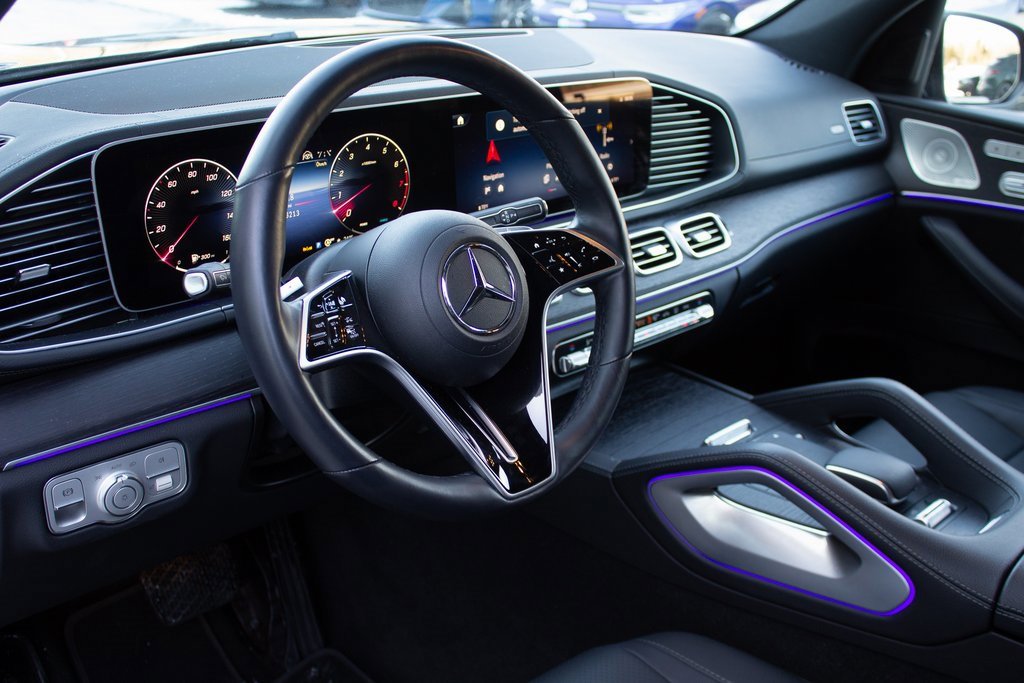 Used 2025 Mercedes-Benz GLS 450 4MATIC image 9