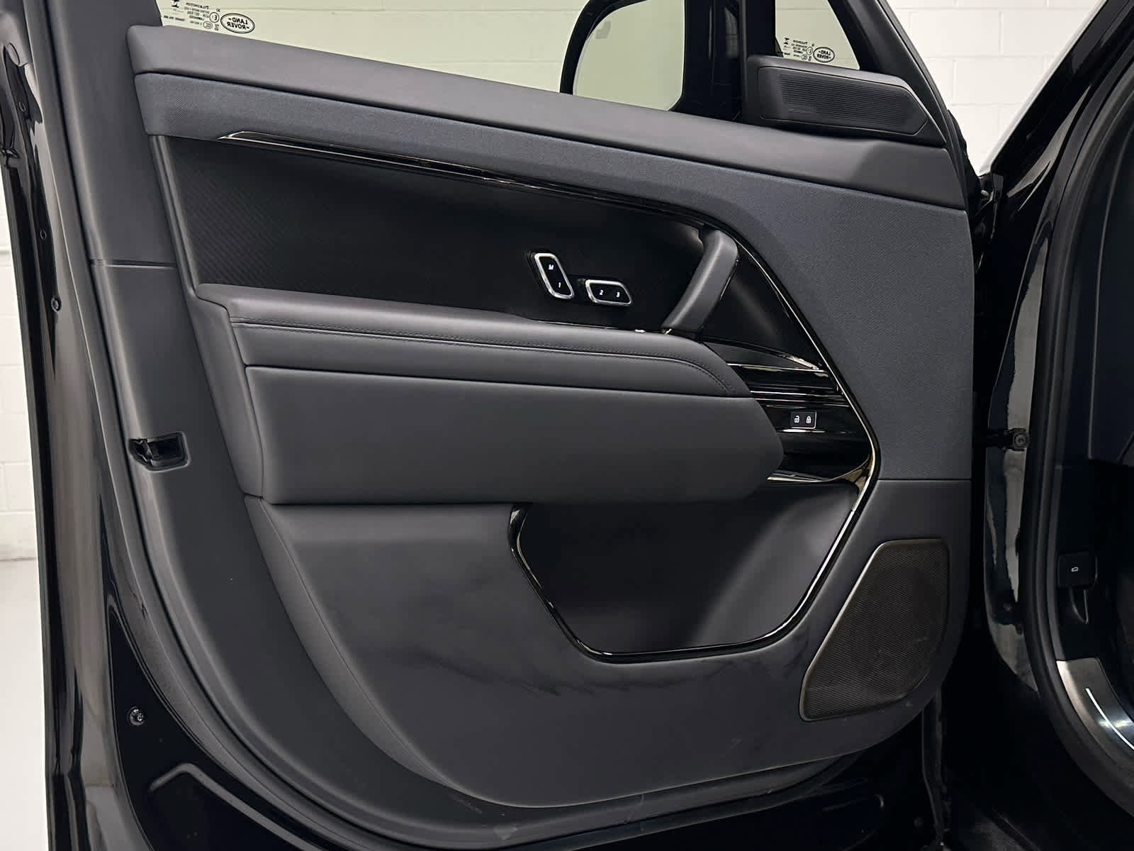 Used 2024 Land Rover Range Rover Sport image 22