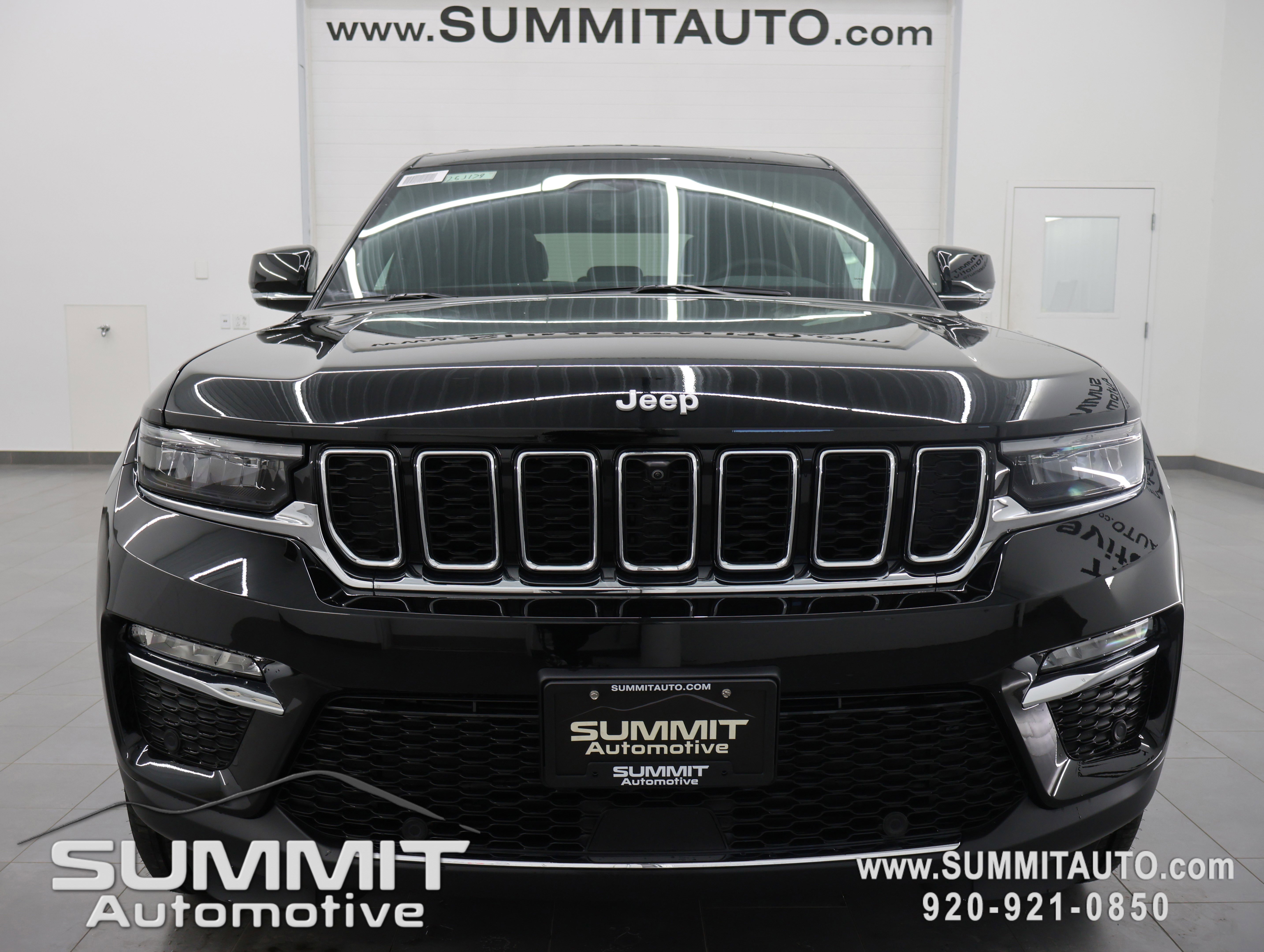 New 2025 Jeep Grand Cherokee Limited w/ Luxury Tech Group II AWD/4WD image 25