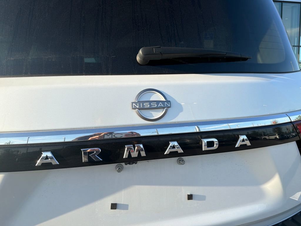 Used 2024 Nissan Armada SL w/ Captain's Chairs Package image 10