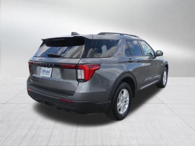 Used 2025 Ford Explorer Active RWD image 3