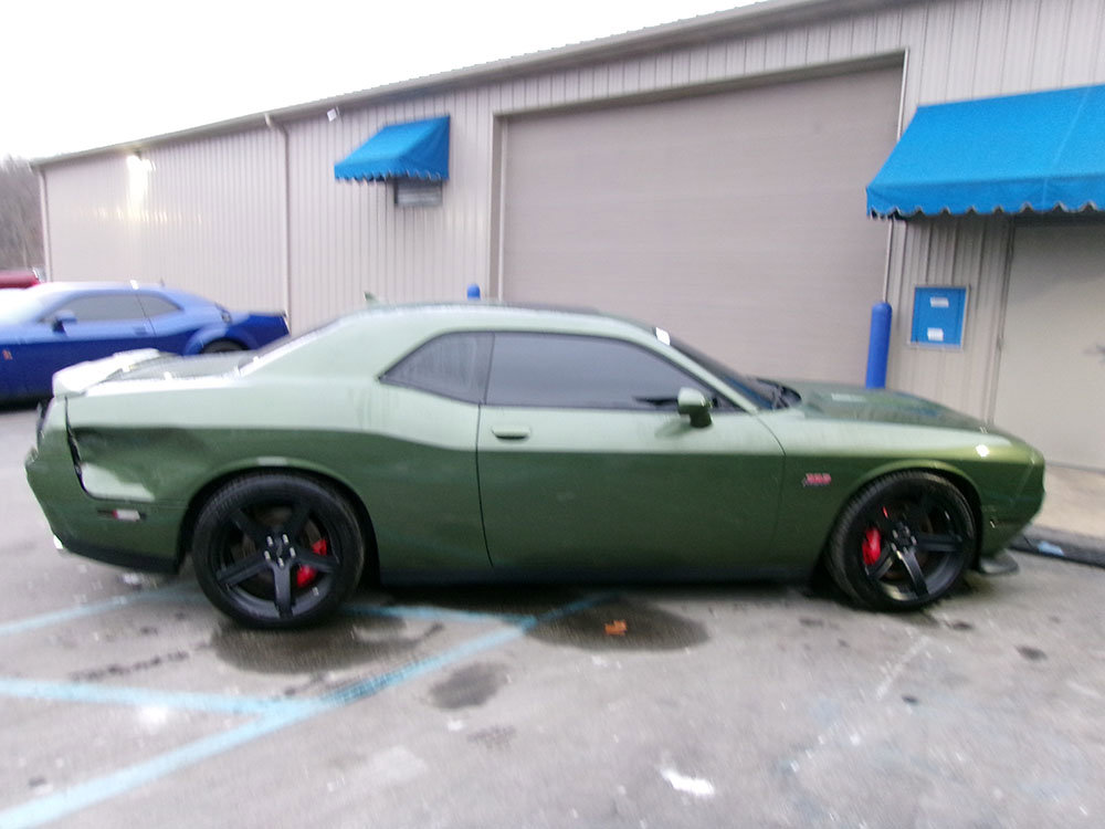 Used 2018 Dodge Challenger SRT w/ Technology Group RWD image 7
