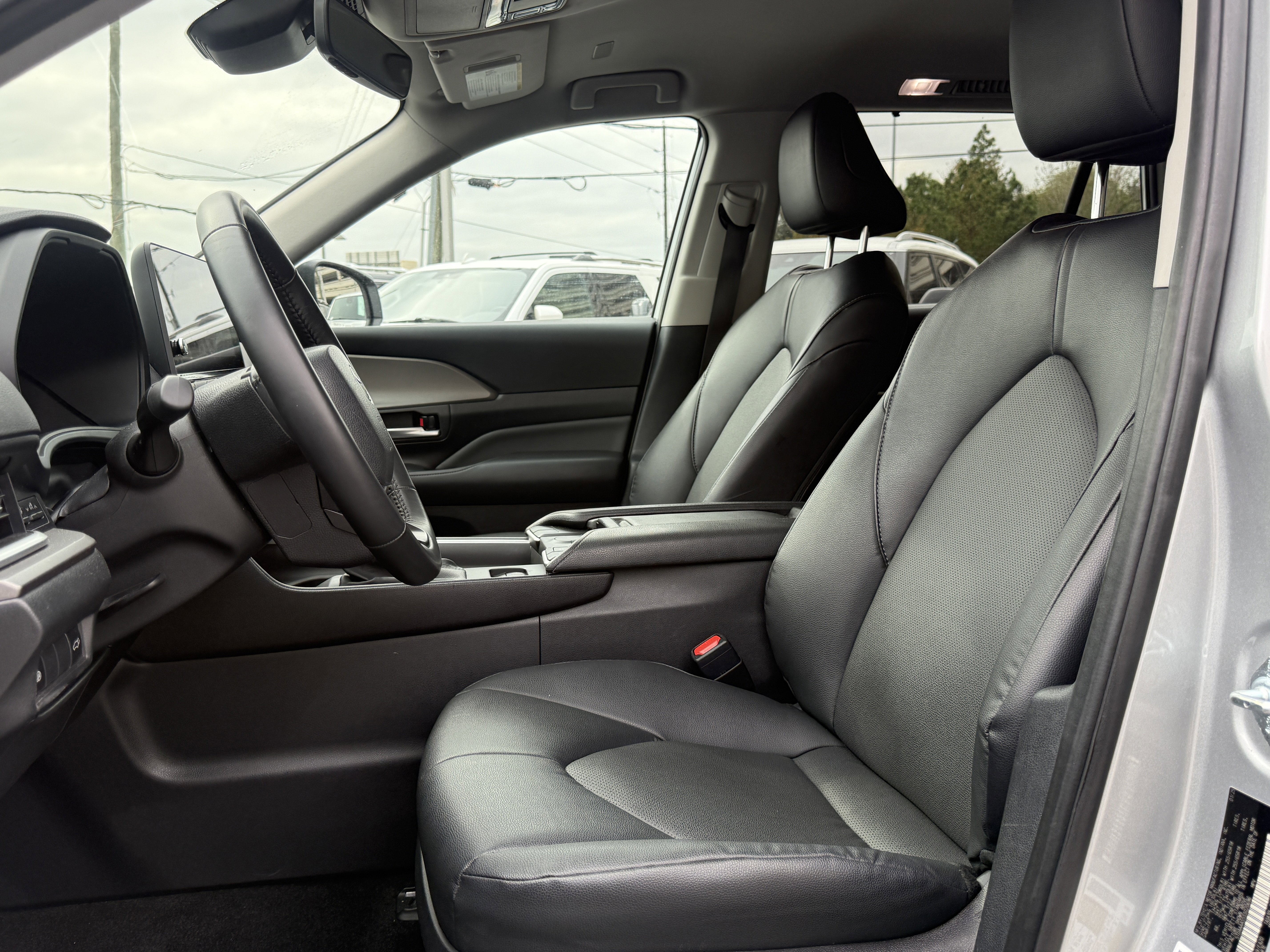 Used 2025 Toyota Grand Highlander FWD image 13