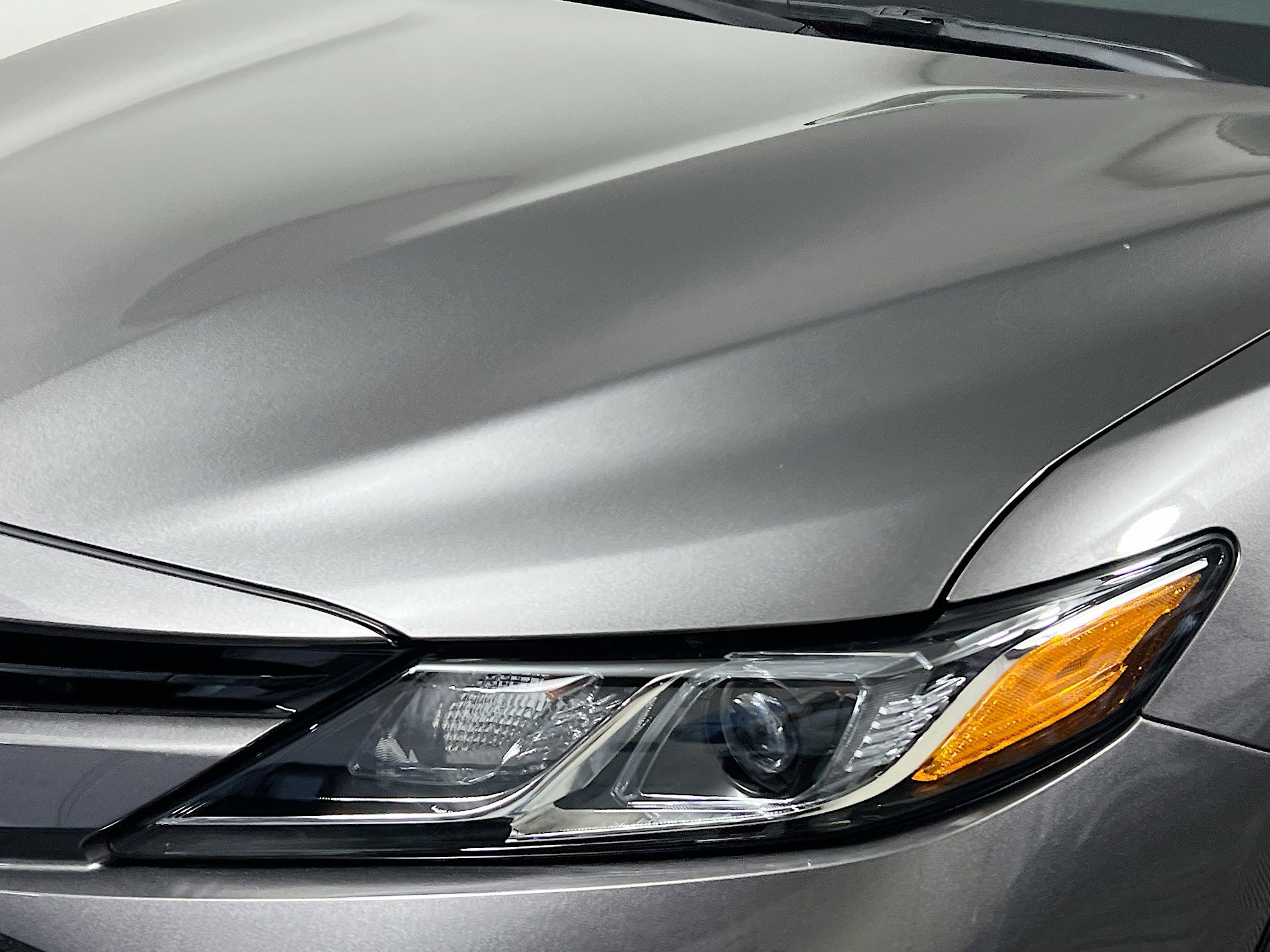 Used 2020 Toyota Camry LE image 11