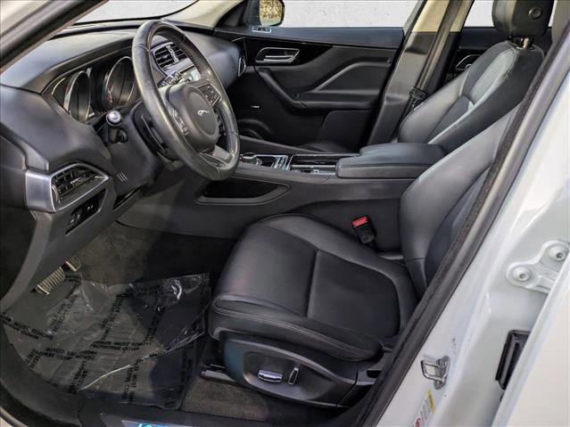 Used 2019 Jaguar F-PACE Premium image 16