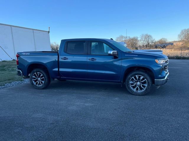 Used 2024 Chevrolet Silverado 1500 LT image 2