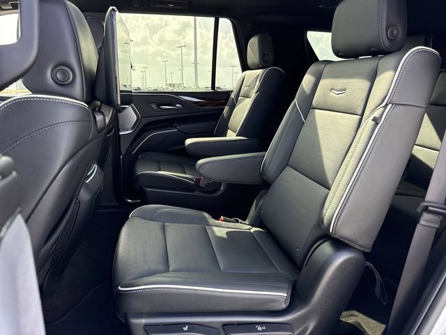 Used 2024 Cadillac Escalade Premium Luxury w/ Performance Package AWD/4WD image 23