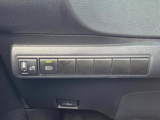 Used 2025 Toyota Corolla LE FWD image 16