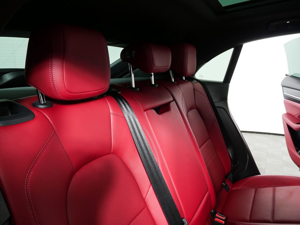Certified 2025 Porsche Macan 4 Electric AWD/4WD image 23