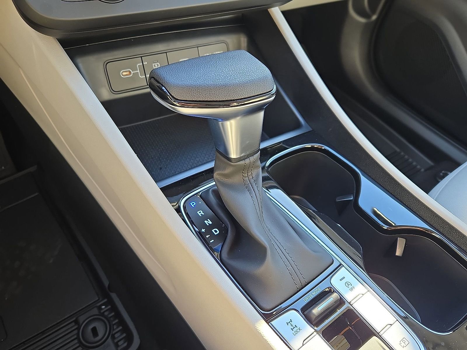 Used 2025 Hyundai Tucson SE AWD/4WD image 18