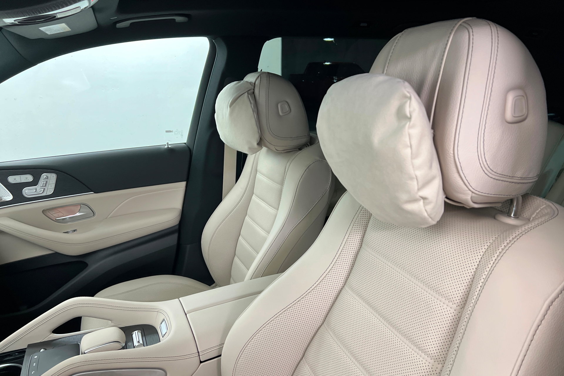 New 2026 Mercedes-Benz GLS 580 4MATIC image 16
