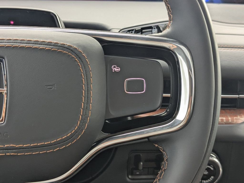New 2025 Lincoln Navigator L Black Label image 30
